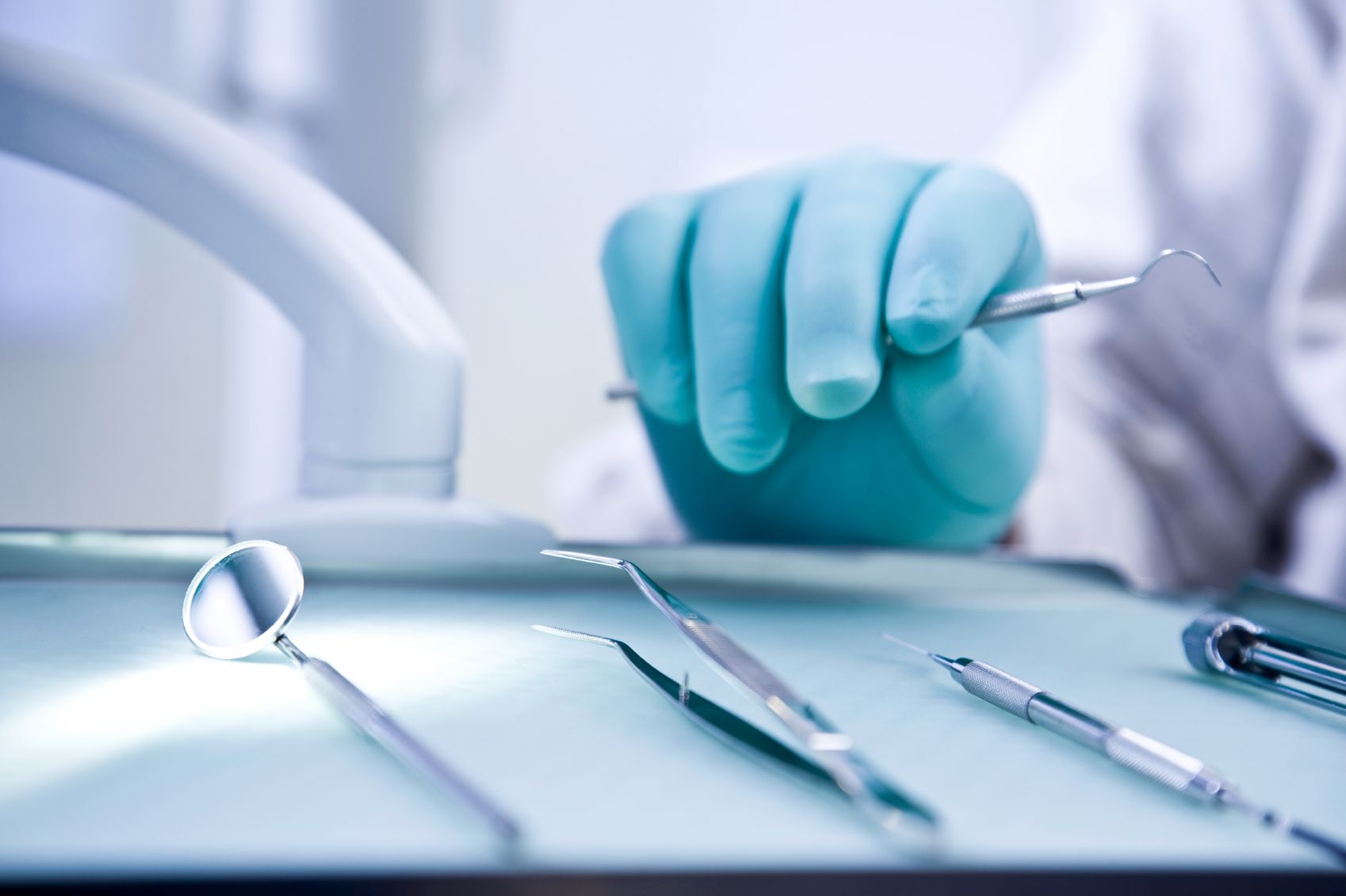 Инструменты для проведения стоматологических операций 